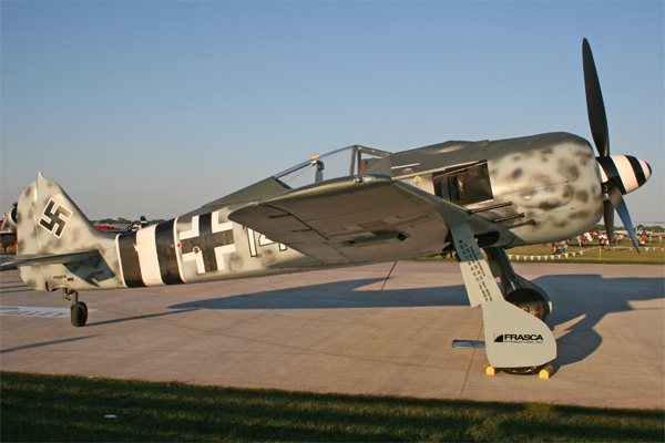 Fw 190, Copyright 2011 WarbirdAlley.com